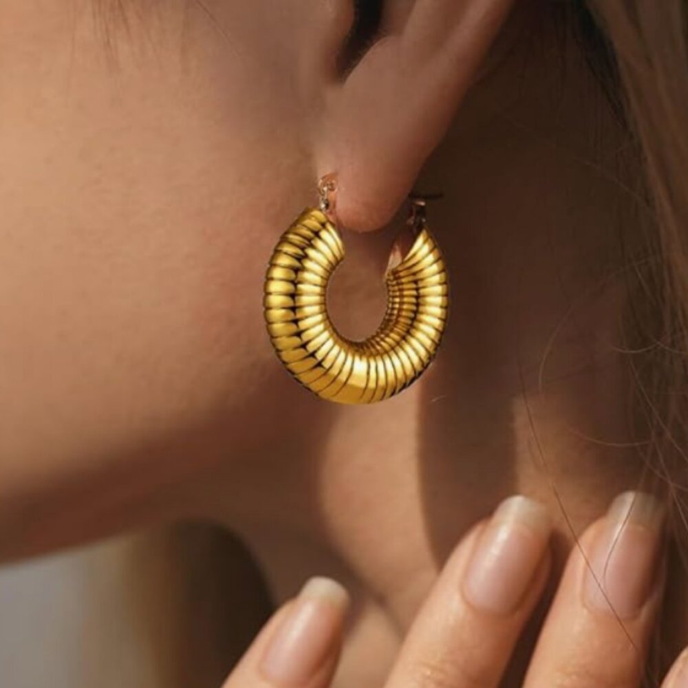 14k Gold Earrings Elegant Chunky Hoops - Lightweight - Picture 10 of 11